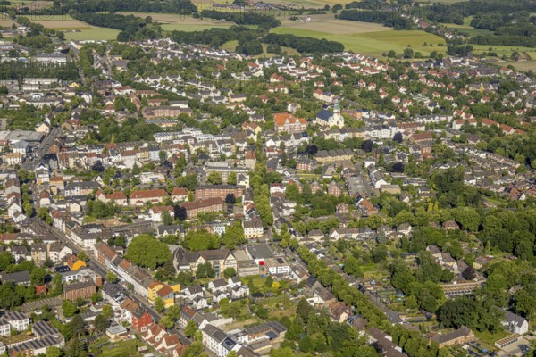 Aerial view, residential area at Königsheide and Wittekindstraße, below the secondary school ProfilSchuleLünen, above the Wittekindschule and cath. Herz Jesu KIrche, Brambauer, Lünen, Ruhr area, North Rhine-Westphalia, Germany, place of worship, education, educational institution, DE, Europe, religious community, place of worship, main school, holy place, church, parish, denomination, educational institute, aerial view, aerial photography, aerial photography, religion, religious site, school, overview, bird's-eye view, bird's-eye view, overview