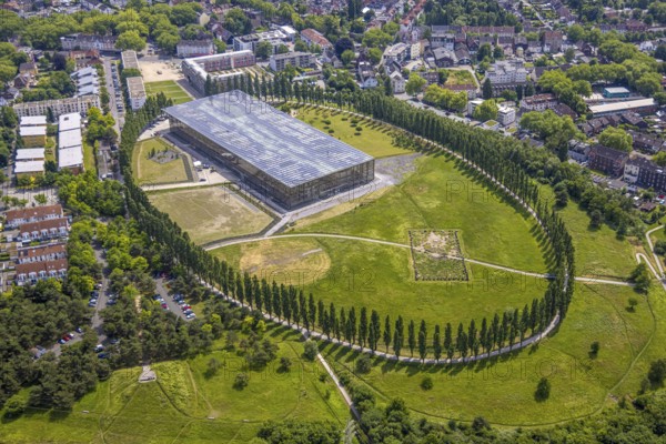 Aerial view, Akademie Mont-Cenis - Fortbildungsakademie des Ministeriums des Innern des Landes North Rhine-Westphalia, Baumallee Kreis, Sodingen, Herne, Ruhr Area, North Rhine-Westphalia, Deutschland, DE, Europa, Luftaufnahme, Luftbildfotografie, Luftfotografie, Übersicht, Vogelperspektive, birds-eyes view, overview, HernerechtsderA43