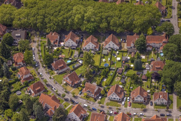 Aerial view, miners' housing estate Teutoburgia with red roofs, houses and gardens, Börnig, Herne, Ruhr area, North Rhine-Westphalia, Germany, workers' houses, workers' housing estate, miners' housing estate, mining housing estate, DE, Europe, aerial view, aerial photography, aerial photography, settlement, overview, bird's eye view, housing estate, colliery houses, colliery housing estate, birds-eyes view, overview, social housing, HernerechtsderA43