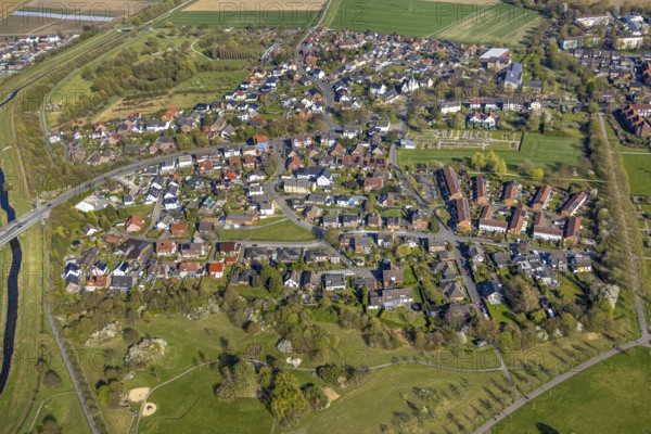 Aerial view, residential area, local view Horstmar at the river Seseke, catholic cemetery Lünen, Ruhr area, North Rhine-Westphalia, Germany, burial place, DE, Europe, cemetery, memorial, place of worship, land tax, graves, burial ground, real estate, aerial photograph, aerial photography, aerial photography, Lünen, Münsterland, resting place, overview, bird's eye view, residential area, living and living, residential area, residential quality, residential neighbourhood, housing estate, residential area, birds-eyes view, overview