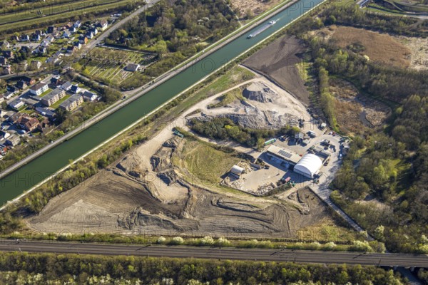 Aerial view, GWA recycling centre and landfill Lünen, Bückenkamp, at the Datteln-Hamm canal, Horstmar, Lünen, Ruhr area, North Rhine-Westphalia, Germany, DE, Europe, aerial view, aerial photography, aerial photography, Münsterland, overview, bird's eye view, birds-eyes view, overview