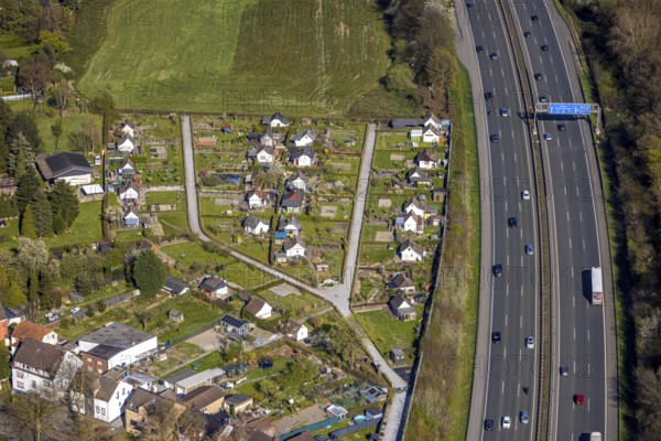 Aerial view, motorway A2 and KGV allotment garden association Lünen-Süd e.V., Altenderne, Lünen, Ruhr area, North Rhine-Westphalia, Germany, DE, Europe, community garden, KGV, allotment garden, allotment garden site, allotment garden association, allotment gardener association, allotment garden colony, aerial view, aerial photography, aerial photography, Münsterland, allotment garden, road traffic, overview, bird's-eye view, overview