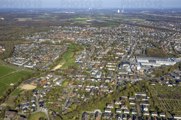 Aerial view, commercial area with Ardagh Glass GmbH with chimney, residential area and park Nordlünen, Nordlünen, Lünen, Ruhr area, North Rhine-Westphalia, Germany, DE, Europe, property tax, real estate, aerial view, aerial photography, aerial photography, Münsterland, overview, bird's eye view, residential area, housing and living, residential area, residential quality, residential neighbourhood, housing estate, residential area, birds-eyes view, overview