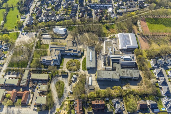 Aerial photo, Altlünen school centre, secondary school and grammar school, Kita Small Munsterlander Lünen e.V., Nordlünen, Lünen, Ruhr area, North Rhine-Westphalia, Germany, education, educational institution, DE, Europe, grammar school, kindergarten, day-care centre, day-care centre, day-care centre, educational institute, aerial photo, aerial photography, aerial photography, Münsterland, secondary school, school, overview, bird's-eye view, overview