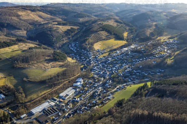 Aerial view, residential area, view of Kirchveischede, hilly landscape, forest area with forest damage, Kirchveischede, Lennestadt, Sauerland, North Rhine-Westphalia, Germany, tree mortality, DE, Europe, property tax, real estate, clear-cutting, calamity areas, aerial photograph, aerial photography, aerial photography, overview, bird's eye view, forest, forest damage, forest mortality, residential complex, living and living, residential area, residential quality, residential neighbourhood, housing estate, residential area, birds-eyes view, overview