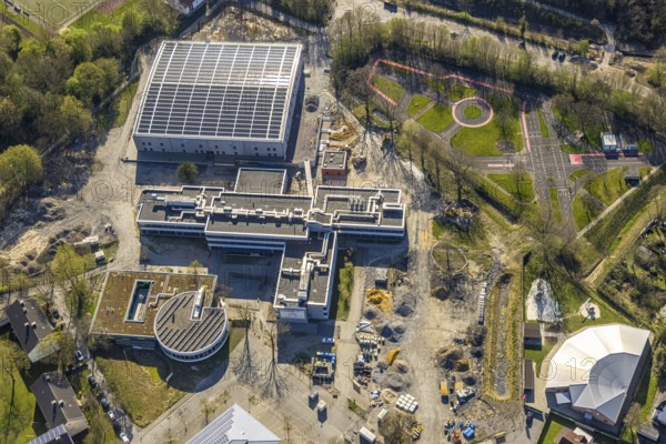 Aerial view, Käthe-Kollwitz comprehensive school and sports hall, semicircular Johanniter day care centre Kita Dammwiese, Lünen-Süd, Lünen, Ruhr area, North Rhine-Westphalia, Germany, education, educational institution, DE, Europe, comprehensive school, kindergarten, day care centre, day care centre, day care centre, educational institute, aerial view, aerial photography, aerial photography, Münsterland, school, overview, bird's-eye view, overview