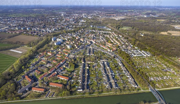 Aerial view, residential area, local view, district Osterfeld, miners' housing estate Am Kanal, Lünen, Ruhr area, North Rhine-Westphalia, Germany, workers' housing estate, DE, Europe, property tax, real estate, aerial view, aerial photography, aerial photography, Münsterland, overview, bird's eye view, housing estate, housing and living, residential area, housing quality, residential neighbourhood, housing estate, residential district, colliery housing estate, birds-eyes view, overview