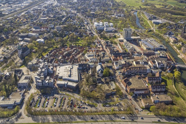 Aerial view, local view pedestrian zone Lange Straße, shopping centre at Christinentor and office high-rise buildings at Christinentor, old town old quarter historic houses with red roofs Silberstraße, right town hall city of Lünen at the river Lippe, Lünen, Ruhr area, North Rhine-Westphalia, Germany, DE, Europe, aerial view, aerial photography, aerial photography, Münsterland, overview, bird's-eye view, birds-eyes view, overview