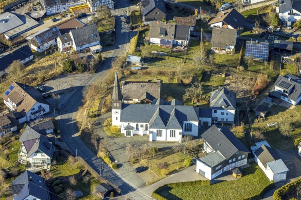Aerial view, parish church of St. Peter and Paul, Halberbracht, Lennestadt, Sauerland, North Rhine-Westphalia, Germany, place of worship, DE, Europe, religious community, place of worship, holy place, church, parish, denomination, aerial photograph, aerial photography, aerial photography, religion, religious site, overview, bird's-eye view, overview