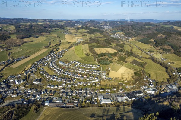 Aerial view, residential area, local view Elspe, meadows and fields with forest and hilly landscape and distant view, Lennestadt, Sauerland, North Rhine-Westphalia, Germany, DE, Europe, property tax, real estate, aerial view, aerial photography, aerial photography, overview, bird's-eye view, residential complex, living and living, residential area, residential quality, residential neighbourhood, housing estate, residential area, birds-eyes view, overview