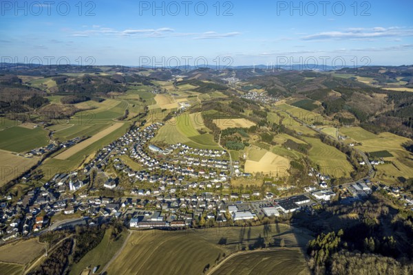 Aerial view, residential area, local view Elspe, meadows and fields with forest and hilly landscape and distant view, Lennestadt, Sauerland, North Rhine-Westphalia, Germany, DE, Europe, property tax, real estate, aerial view, aerial photography, aerial photography, overview, bird's-eye view, residential complex, living and living, residential area, residential quality, residential neighbourhood, housing estate, residential area, birds-eyes view, overview
