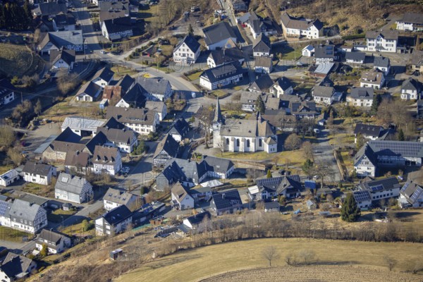 Aerial view, Church of St Katharina Kirchhundem-Heinsberg in the town centre, Heinsberg, Kirchhundem, Sauerland, North Rhine-Westphalia, Germany, place of worship, DE, Europe, religious community, place of worship, holy site, church, parish, denomination, Lennestadt, aerial view, aerial photography, aerial photography, religion, religious site, overview, bird's-eye view, overview