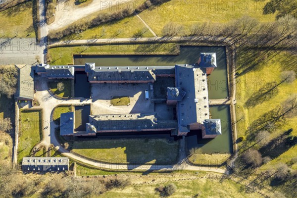 Aerial photo, Adolphsburg, also Adolfsburg Castle, moated castle in the Hundem Valley, vertical shot, Oberhundem, Kirchhundem, Sauerland, North Rhine-Westphalia, Germany, castle, DE, Europe, aerial photo, aerial photography, aerial photography, castle, overview, bird's-eye view, moated castle, birds-eyes view, overview