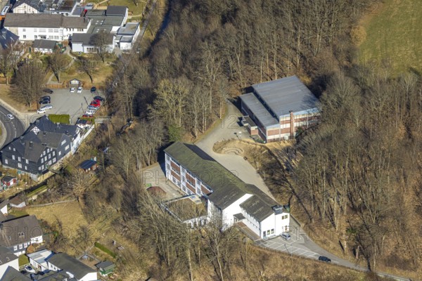 Aerial photo, Kirchhundemer Grundschule Am Kreuzberg, Kirchhundem, Sauerland, North Rhine-Westphalia, Germany, education, educational institution, DE, Europe, primary school, educational institute, aerial photography, aerial photography, aerial photography, school, overview, bird's-eye view, birds-eyes view, overview