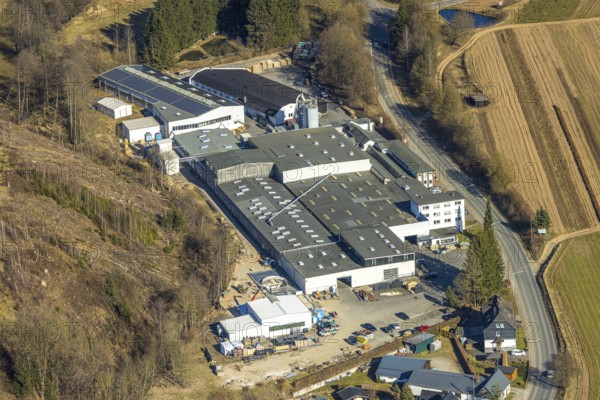 Aerial view, Dehonit Deutsche Holzveredelung Werk im Gewerbegebiet Würdinghausen, Kirchhundem, Sauerland, North Rhine-Westphalia, Germany, DE, Europe, commercial enterprises, commercial space, commercial area, commercial property, commercial site, commercial use, industrial area, industrial site, aerial photograph, aerial photography, aerial photography, overview, bird's-eye view, bird's-eye view, overview
