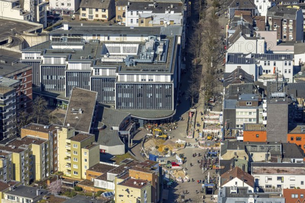 Aerial view, Robert-Brauner-Platz with Stadt Forum Herne, pedestrian zone Bahnhofstraße with construction site, Herne-Mitte, Herne, Ruhr area, North Rhine-Westphalia, Germany, construction work, construction area, building site, building plots, construction project, construction site, DE, shopping street, Europe, aerial view, aerial photography, aerial photography, overview, bird's-eye view, bird's-eye view, overview