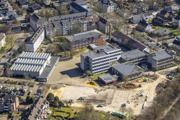Aerial view, Mont-Cenis comprehensive school with solar roof, construction site, Sodingen, Herne, Ruhr area, North Rhine-Westphalia, Germany, construction work, construction area, building site, building plots, construction project, education, educational institution, DE, Europe, comprehensive school, teaching institute, aerial view, aerial photography, aerial photography, new building, school, overview, bird's-eye view, bird's-eye view, overview