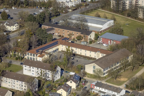 Aerial view, Rahel-Varnhagen-Kolleg and large Emst gymnasium, Emst, Hagen, Ruhr area, North Rhine-Westphalia, Germany