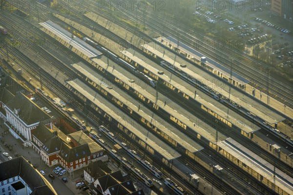 Aerial view, central station Hbf with covered platforms, centre, Hamm, Ruhr area, North Rhine-Westphalia, Germany