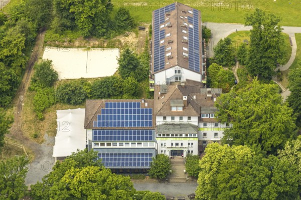 Aerial view, Beluga (sturgeon), roof with solar panels, Hattingen, Ruhr area, North Rhine-Westphalia, Germany, DE, Europe, photovoltaic, aerial view, aerial photography, aerial photography, photovoltaic plant, solar, solar plant, solar roof, solar energy, solar panels, solar park, solar power plant, overview, bird's eye view, birds-eyes view, overview