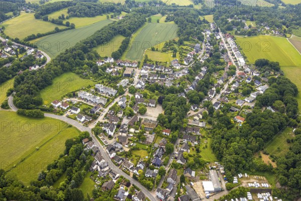 Aerial view, residential area, local view district Oberbredenscheid, meadows and fields and forest area, Hattingen, Ruhr area, North Rhine-Westphalia, Germany, DE, Europe, property tax, real estate, aerial view, aerial photography, aerial photography, overview, bird's-eye view, residential complex, living and life, residential area, residential quality, residential neighbourhood, housing estate, residential area, birds-eyes view, overview