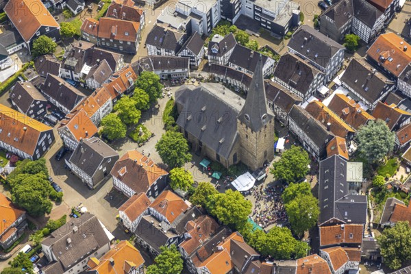 Aerial view, historical old town centre with St.-Georg-Kirche and town festival on the church square, red roofs and green trees, Hattingen, Ruhr area, North Rhine-Westphalia, Germany, Old Town, place of worship, City, DE, Europe, religious community, place of worship, property tax, holy place, real estate, church, parish, denomination, aerial view, aerial photography, aerial photography, religion, religious site, city centre, overview, bird's-eye view, residential area, living and life, residential area, quality of life, residential quarter, housing estate, residential district, birds-eyes view, overview