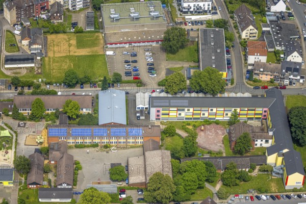 Aerial view, Berufskolleg Hattingen and Gemeinschaftsgrundschule, GGS Bruchfeld roof with solar panels, AWO Kita Bruchfeld kindergarten, sports hall Goethestraße, Hattingen, Ruhr area, North Rhine-Westphalia, Germany, vocational school, education, educational institution, DE, Europe, primary school, teaching institute, aerial view, aerial photography, aerial photography, school, overview, bird's eye view, birds-eyes view, overview