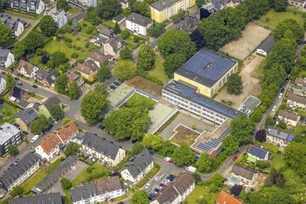 Aerial view, Realschule Grünstraße and roof with solar panels, Hattingen, Ruhr area, North Rhine-Westphalia, Germany, education, educational institution, DE, Europe, photovoltaic, educational institute, aerial view, aerial photography, aerial photography, photovoltaic system, secondary school, school, solar, solar system, solar roof, solar energy, solar panels, solar park, solar power system, overview, bird's-eye view, overview