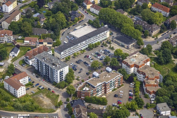 Aerial view, freshly renovated market place Welper, shopping centre and car park Thingstraße, residential building with balconies, on the right Emmy-Kruppke senior centre, Hattingen, Ruhr area, North Rhine-Westphalia, Germany, DE, shopping centre, shopping place, shopping centre, Europe, aerial view, aerial photography, aerial photography, market place, local supply centre, overview, bird's-eye view, overview