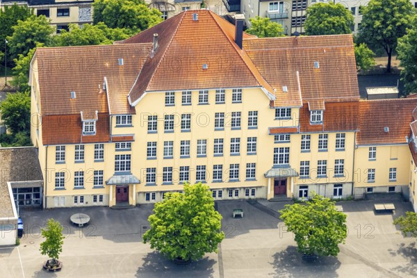 Aerial view, Waldstraße grammar school with schoolyard, Hattingen, Ruhr area, North Rhine-Westphalia, Germany, education, educational institution, DE, Europe, grammar school, educational institute, aerial view, aerial photography, aerial photography, school, overview, bird's-eye view, overview