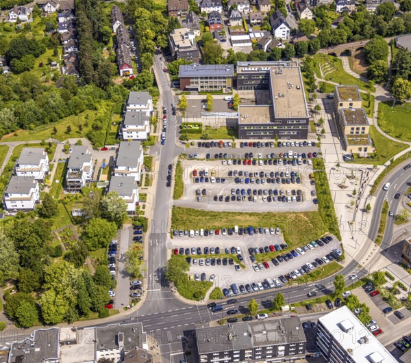 Aerial view, Campus Velbert/Heiligenhaus university and car parks, new residential area Am Thormälenpark, Leubeck, Heiligenhaus, Ruhr area, North Rhine-Westphalia, Germany, education, educational institution, DE, Europe, property tax, university, real estate, educational institute, aerial view, aerial photography, aerial photography, overview, bird's eye view, residential complex, living and life, residential area, quality of life, residential quarter, housing estate, residential district, bird's eye view, overview
