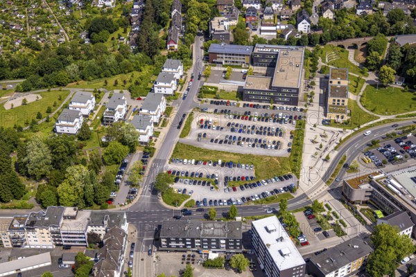 Aerial view, Campus Velbert/Heiligenhaus university and car parks, new residential area Am Thormälenpark, Leubeck, Heiligenhaus, Ruhr area, North Rhine-Westphalia, Germany, education, educational institution, DE, Europe, property tax, university, real estate, educational institute, aerial view, aerial photography, aerial photography, overview, bird's eye view, residential complex, living and life, residential area, quality of life, residential quarter, housing estate, residential district, bird's eye view, overview