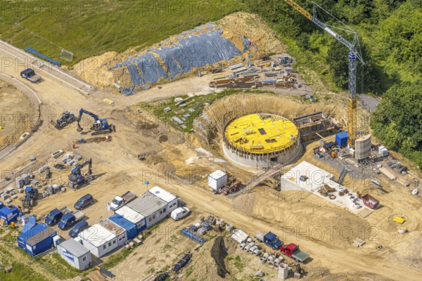 Aerial view, construction site with construction crane In der Leibeck corner Ratinger Straße, Heiligenhaus, Ruhr area, North Rhine-Westphalia, Germany, construction work, construction area, building site, building plots, construction project, construction site, DE, Europe, aerial view, aerial photography, aerial photography, new building, overview, bird's-eye view, overview