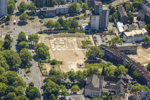 Aerial view, derelict building site of former central swimming pool, residential area with high-rise building Florastraße, Schalke, Gelsenkirchen, Ruhr area, North Rhine-Westphalia, Germany