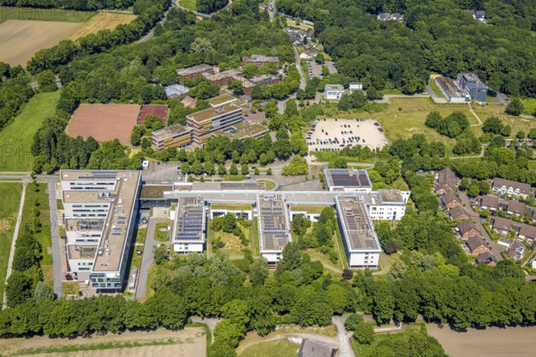Aerial view, Westphalian University, University of Applied Sciences, behind Hans-Schwier-Berufskolleg, Buer, Gelsenkirchen, Ruhr area, North Rhine-Westphalia, Germany