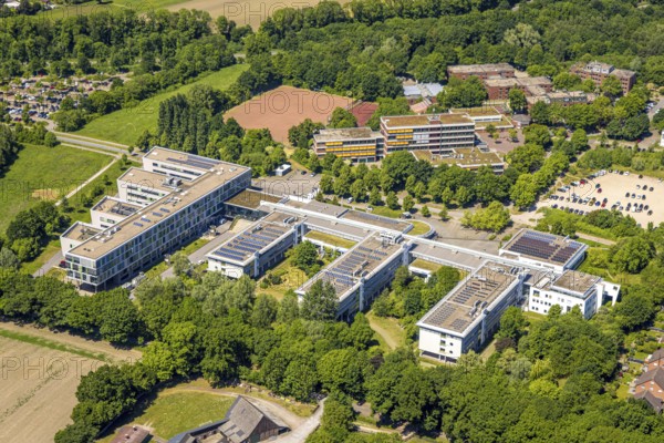 Aerial view, Westphalian University, University of Applied Sciences, behind Hans-Schwier-Berufskolleg, Buer, Gelsenkirchen, Ruhr area, North Rhine-Westphalia, Germany