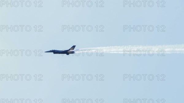 Turkish Air Force helicopters and fighter jets perform aerobatic maneuvers during Teknofest aerospace and technology festival. Gaziantep, Türkiye. September 24, 2020, Gaziantep, Gaziantep, Türkiye