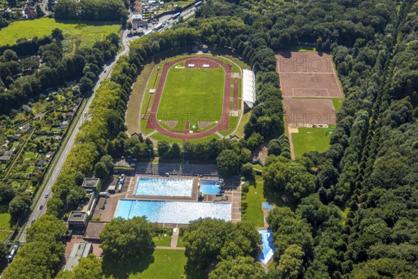 Aerial view, Gladbeck open-air swimming pool and Gladbeck stadium - Vestische Kampfbahn, Butendorf, Gladbeck, Ruhr area, North Rhine-Westphalia, Germany