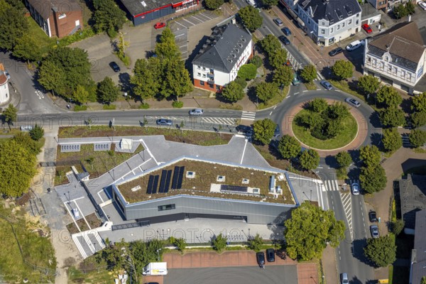 Aerial view, new integration house / health centre with café at the neighbourhood square in the SportPark Mottbruch, SuS Schwarz Blau Gladbeck, Brauck, Gladbeck, Ruhr area, North Rhine-Westphalia, Germany
