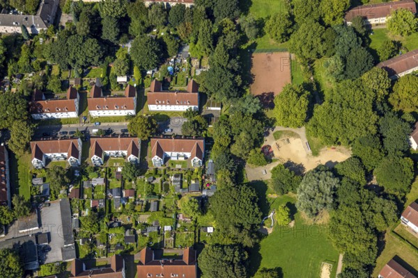 Aerial view, residential area housing estate Bremer Straße with playground, Brauck, Gladbeck, Ruhr area, North Rhine-Westphalia, Germany