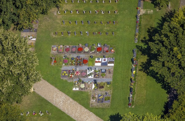 Aerial view, Brauck cemetery burial ground, Brauck, Gladbeck, Ruhr area, North Rhine-Westphalia, Germany