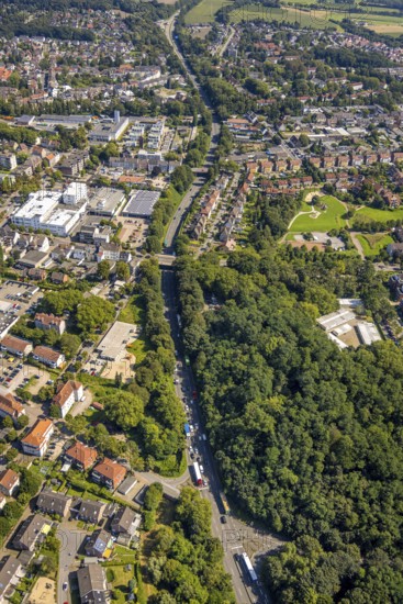 Aerial view, residential area on Essener Straße B224, forest and central accommodation centre (ZUE) for refugees Festwiese and Festplatz, Butendorf, Gladbeck, Ruhr area, North Rhine-Westphalia, Germany
