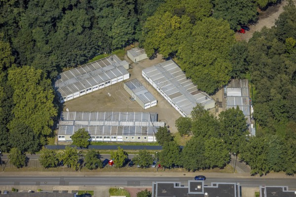Aerial view, Central Accommodation Centre (ZUE) for refugees, Festwiese and Festplatz, Butendorf, Gladbeck, Ruhr area, North Rhine-Westphalia, Germany