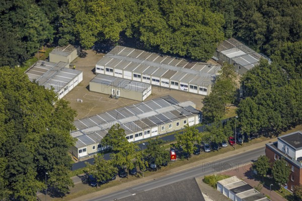 Aerial view, Central Accommodation Centre (ZUE) for refugees, Festwiese and Festplatz, Butendorf, Gladbeck, Ruhr area, North Rhine-Westphalia, Germany