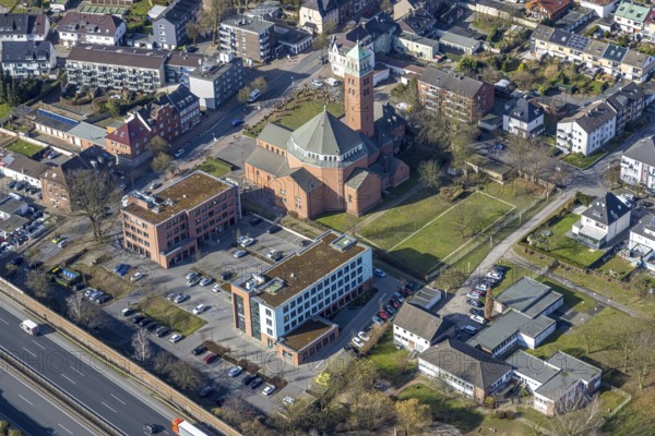 Aerial view, Heilig Kreuz Catholic Church and Heilig Kreuz Catholic Day Care Centre, Butendorf Medical Centre, Butendorf, Gladbeck, Ruhr Area, North Rhine-Westphalia, Germany