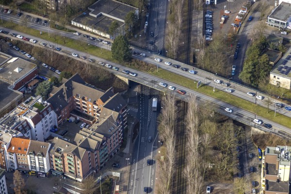 Aerial view, traffic jam at the Buersche Straße bridge with green central reservation over the railway line and Zweckeler Straße, Gladbeck, Ruhr area, North Rhine-Westphalia, Germany