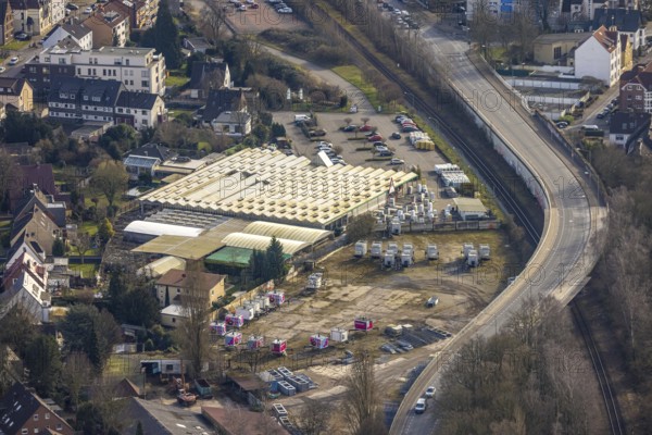 Aerial view, Schellewald garden centre on the Zweckeler Straße elevated road with bridge over railway line and parking space, Feldhauser Straße residential area, Zweckel, Gladbeck, Ruhr area, North Rhine-Westphalia, Germany