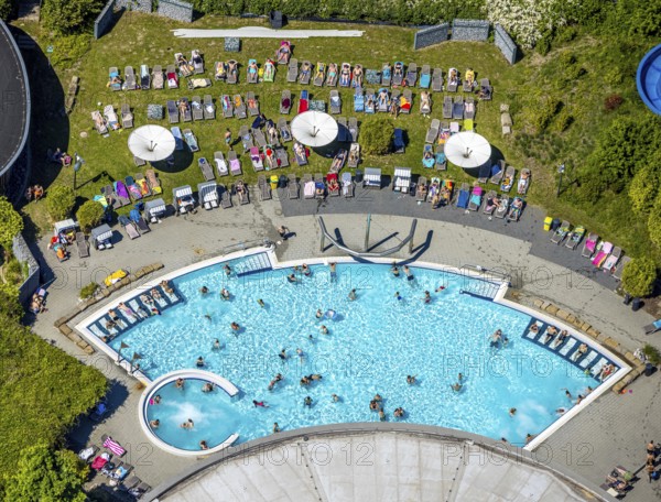 Aerial view, outdoor pool Maximare, saltwater pool, summer, Hamm-Mitte, bathers, sunbathers, Hamm, Ruhr area, North Rhine-Westphalia, Germany