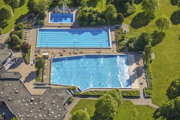 Aerial view, Selbachpark outdoor pool at Hotel Selbachpark, Pelkum district, Hamm, Ruhr area, North Rhine-Westphalia, Germany