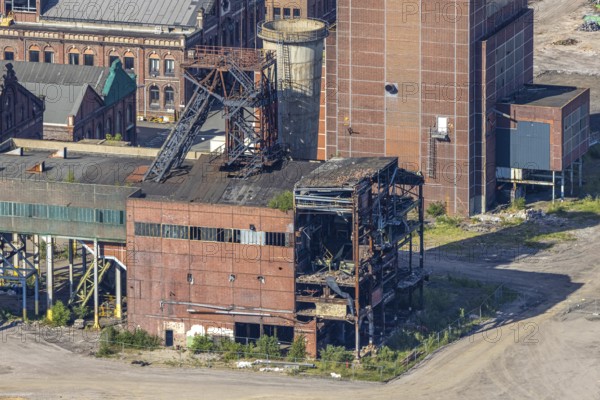 Aerial view, demolition work next to the hammerhead tower at Ost Heinrich Robert colliery, Pelkum district, Hamm, Ruhr area, North Rhine-Westphalia, Germany